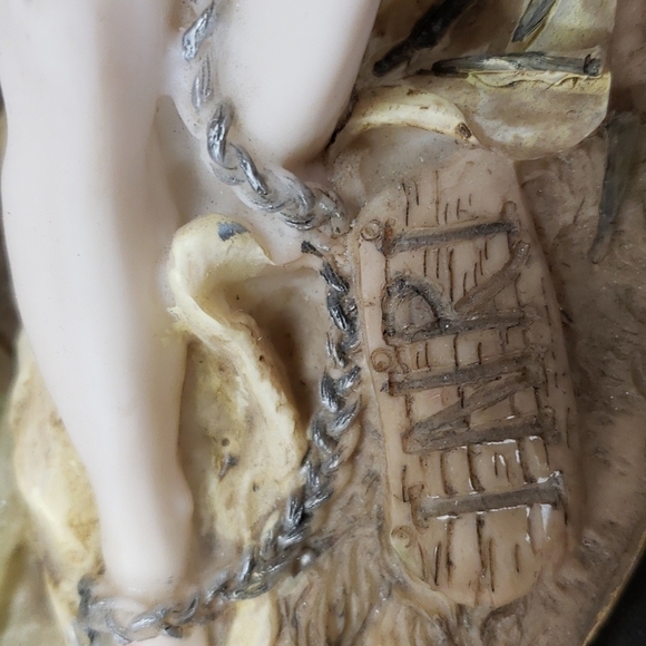 DMB Collections Resin CHRIST WITH ANGELS 13W x 7.5H - Picture 8 of 12